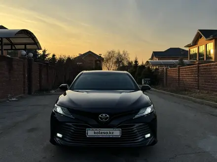 Toyota Camry 2019 года за 17 000 000 тг. в Алматы – фото 2