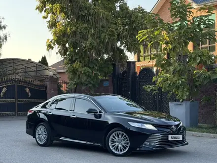 Toyota Camry 2019 года за 17 000 000 тг. в Алматы – фото 14