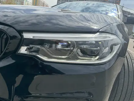 BMW 540 2018 года за 23 000 000 тг. в Алматы – фото 11