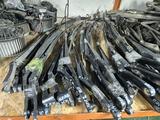 Правый щеткодержатель дворников поводок дворник стеклочиститель за 10 000 тг. в Астана