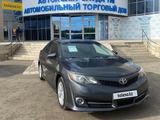 Toyota Camry 2013 года за 8 300 000 тг. в Уральск – фото 2