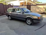 Volkswagen Passat 1992 годаүшін2 200 000 тг. в Шымкент – фото 4