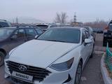 Hyundai Sonata 2023 года за 14 200 000 тг. в Астана – фото 2