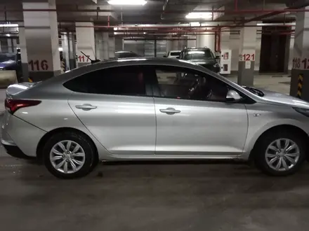 Hyundai Accent 2021 года за 5 300 000 тг. в Астана – фото 2