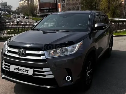 Toyota Highlander 2019 годаүшін18 700 000 тг. в Алматы – фото 2
