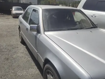 Mercedes-Benz E 260 1992 года за 1 150 000 тг. в Кокшетау – фото 3