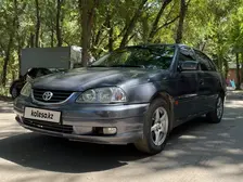 Toyota Avensis, 2002
