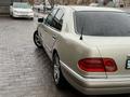 Mercedes-Benz E 320 1999 года за 2 600 000 тг. в Алматы – фото 2