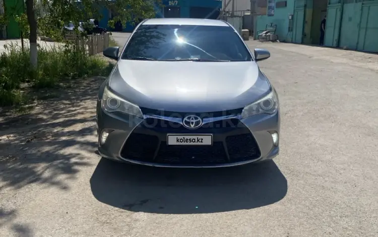 Toyota Camry 2015 года за 5 500 000 тг. в Жанаозен