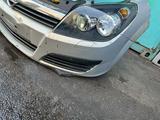 Ноускат Опель Астра Н фары бампер телевизор за 250 000 тг. в Алматы – фото 2
