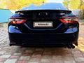 Toyota Camry 2021 года за 8 200 000 тг. в Актобе – фото 13