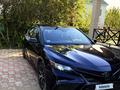Toyota Camry 2021 года за 8 200 000 тг. в Актобе – фото 4