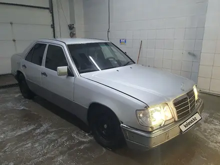 Mercedes-Benz E 220 1994 года за 1 700 000 тг. в Талдыкорган – фото 2