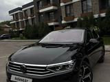 Volkswagen Passat 2021 года за 14 500 000 тг. в Алматы