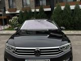 Volkswagen Passat 2021 года за 14 500 000 тг. в Алматы – фото 2