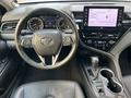Toyota Camry Luxe 2023 года за 17 390 000 тг. в Алматы – фото 21