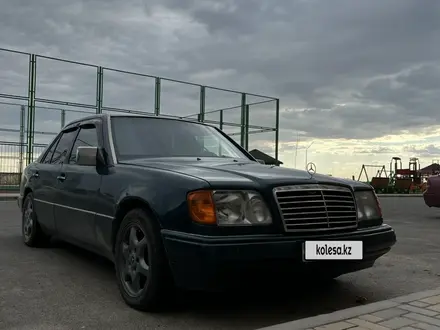 Mercedes-Benz E 220 1993 года за 2 500 000 тг. в Туркестан