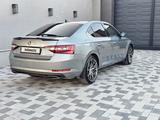 Skoda Superb 2018 года за 12 500 000 тг. в Шымкент – фото 5