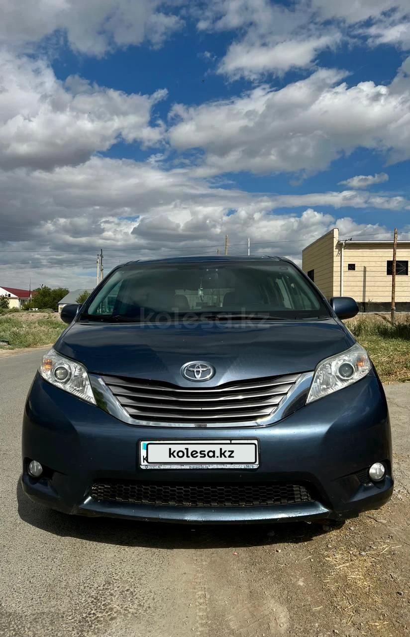 Toyota Sienna 2015 г.