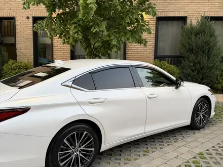 Lexus ES 250 2022 года за 23 500 000 тг. в Алматы – фото 4