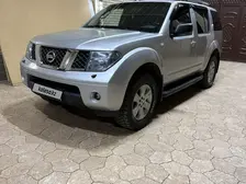 Nissan Pathfinder, 2005