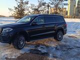 Mercedes-Benz GLS 500 2018 годаfor33 900 000 тг. в Астана – фото 3