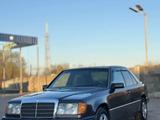 Mercedes-Benz E 260 1993 годаүшін1 100 000 тг. в Усть-Каменогорск – фото 2