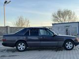 Mercedes-Benz E 260 1993 годаүшін1 100 000 тг. в Усть-Каменогорск – фото 3