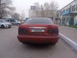 Mercedes-Benz E 240 1995 года за 2 300 000 тг. в Караганда – фото 4