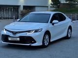 Toyota Camry 2020 года за 14 000 000 тг. в Алматы – фото 2