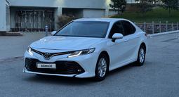 Toyota Camry 2020 года за 14 000 000 тг. в Алматы – фото 2