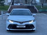 Toyota Camry 2020 года за 14 000 000 тг. в Алматы – фото 3