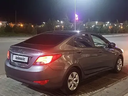 Hyundai Solaris 2015 года за 5 300 000 тг. в Уральск – фото 2