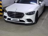 Mercedes-Benz S 500 2022 года за 64 000 000 тг. в Астана – фото 4