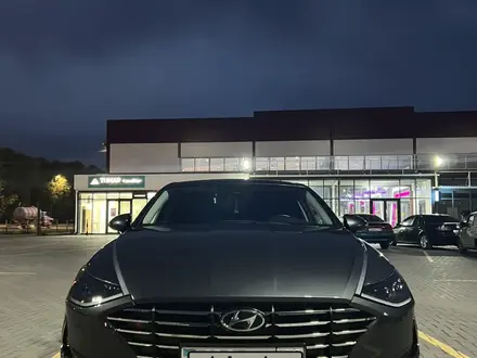 Hyundai Sonata 2021 года за 12 000 000 тг. в Семей