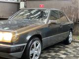 Mercedes-Benz E 220 1991 года за 1 500 000 тг. в Жаркент – фото 3