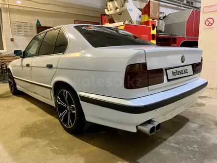 BMW 520 1990 года за 1 800 000 тг. в Актау – фото 4