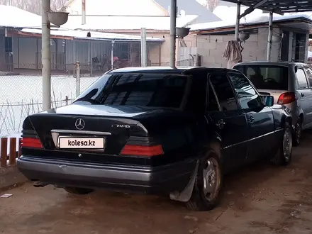 Mercedes-Benz E 220 1994 года за 1 700 000 тг. в Алматы – фото 4