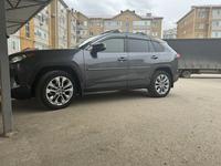 Toyota RAV4 2020 года за 10 500 000 тг. в Актобе