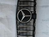 Mercedes-benz w205 c-class центральные решётки радиатора. за 100 000 тг. в Алматы – фото 3