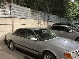 Audi 100