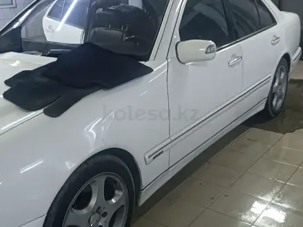 Mercedes-Benz E 320 2001 года за 5 000 000 тг. в Алматы – фото 2