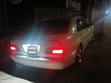 Mercedes-Benz E 320 2001 года за 5 000 000 тг. в Алматы – фото 3