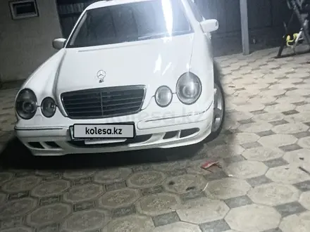 Mercedes-Benz E 320 2001 года за 5 000 000 тг. в Алматы – фото 4