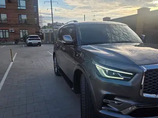 Infiniti QX80