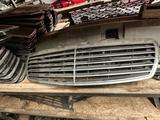 Решетка радиатора на Mercedes-Benz W211 за 10 000 тг. в Алматы