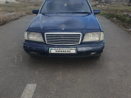 Mercedes-Benz C 200 1994 года за 1 600 000 тг. в Астана