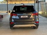 Hyundai Santa Fe 2017 года за 9 700 000 тг. в Кызылорда – фото 4