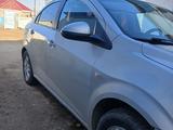 Chevrolet Aveo 2014 года за 2 000 000 тг. в Атырау – фото 2