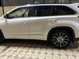 Toyota Highlander 2017 годаүшін18 500 000 тг. в Шымкент – фото 2